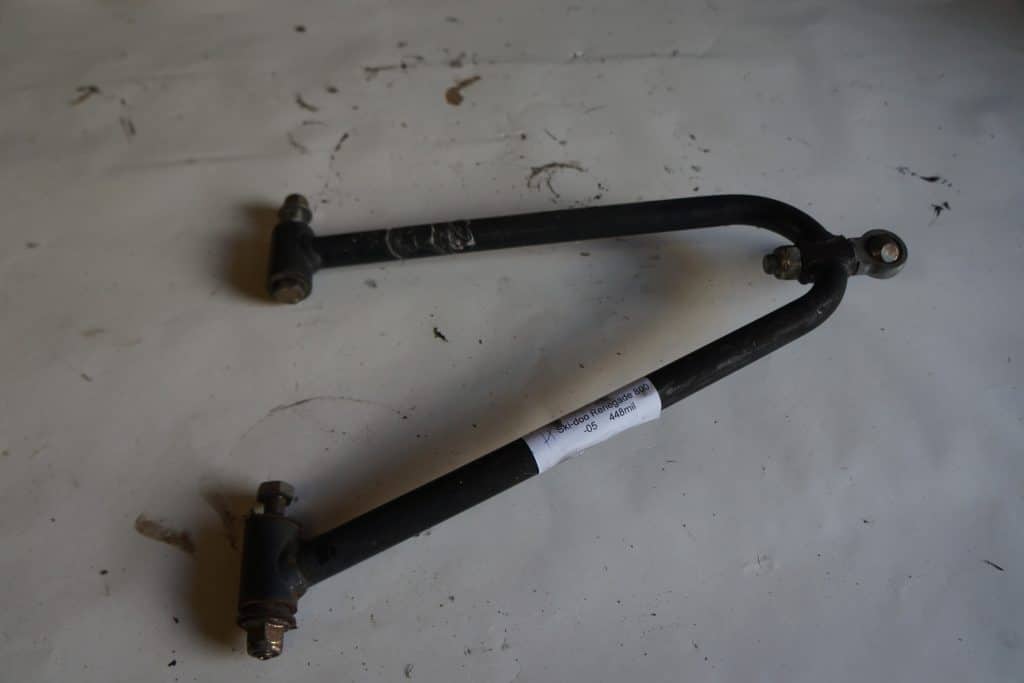 Ski-doo Renegade 800 -05  A-arm, övre höger
