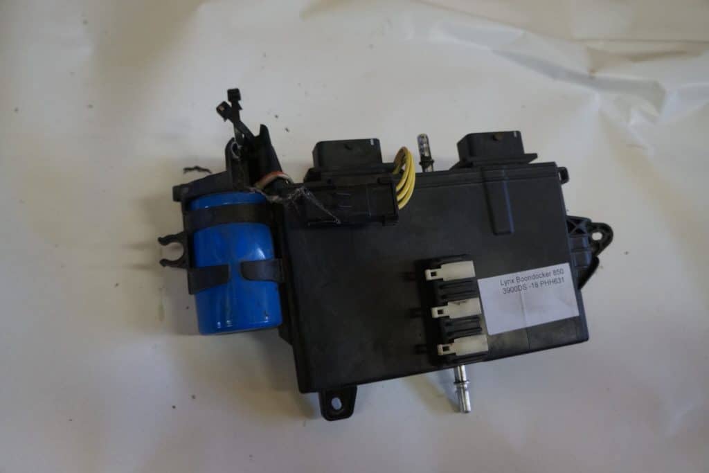 Lynx Boondocker 3900 DS 850 -18  ECM-box med dess