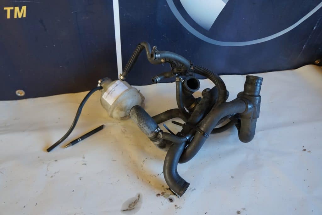 Lynx Boondocker 800 3900 -14  Kylarslangar och behållare