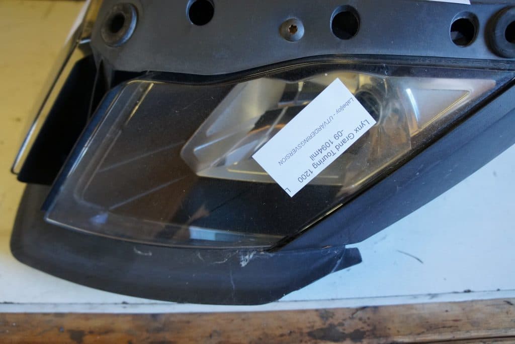Lynx Adventure Grand Touring 1200 -09  Framlyse inkl plast