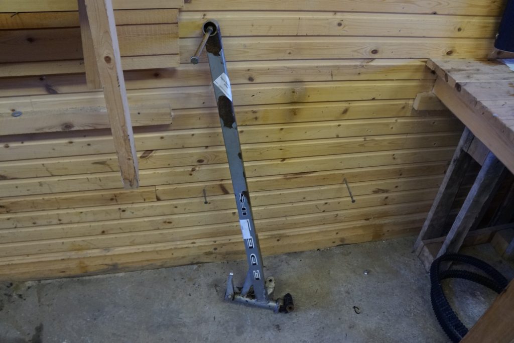 Polaris Classic 500 -03  Trailingarm Vänster med skidben