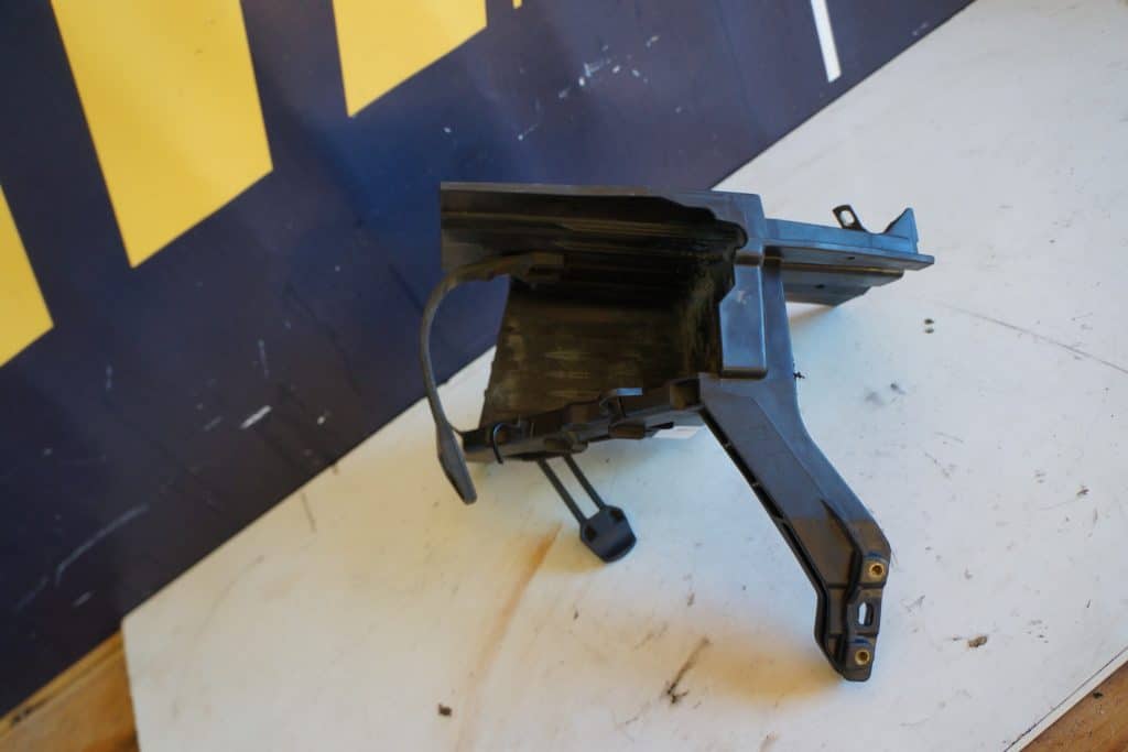 Ski-doo Renegade 600 ace -13 Batterihållare
