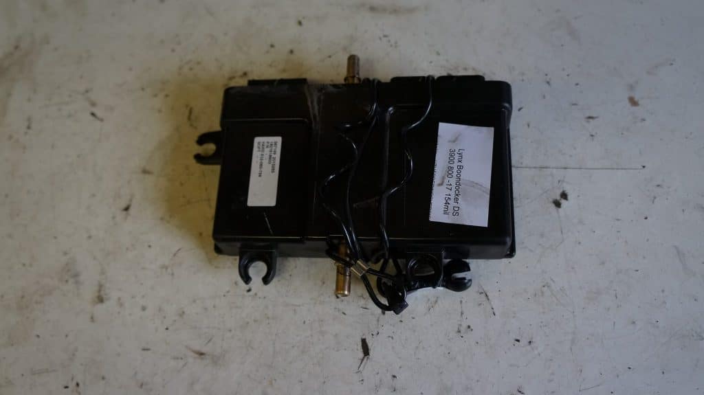 Lynx Boondocker 800 3900DS -17  ECM-box med dess