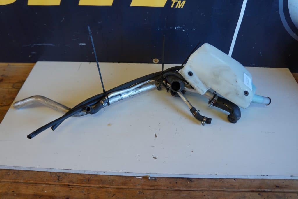 Yamaha Viper Mtx 162" -15 Kylarbehållare och slangar