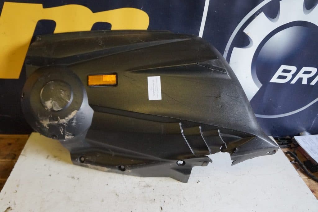 Yamaha RS Rage -05 Sidokåpa, vänster