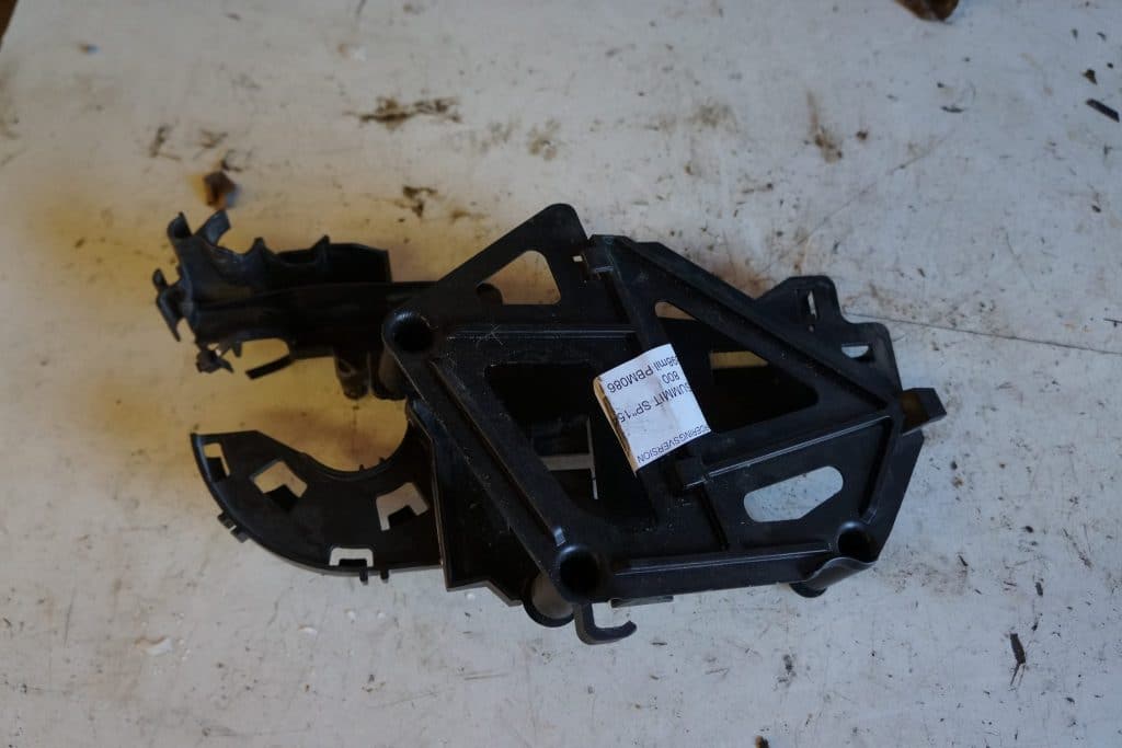 Ski-doo Summit 800 SP 154" -16  Ecmboxhållare