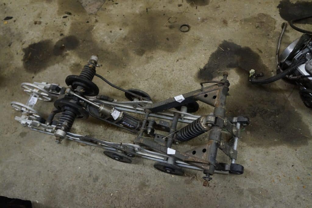Polaris IQ 600cfi -07   Boggie 121”