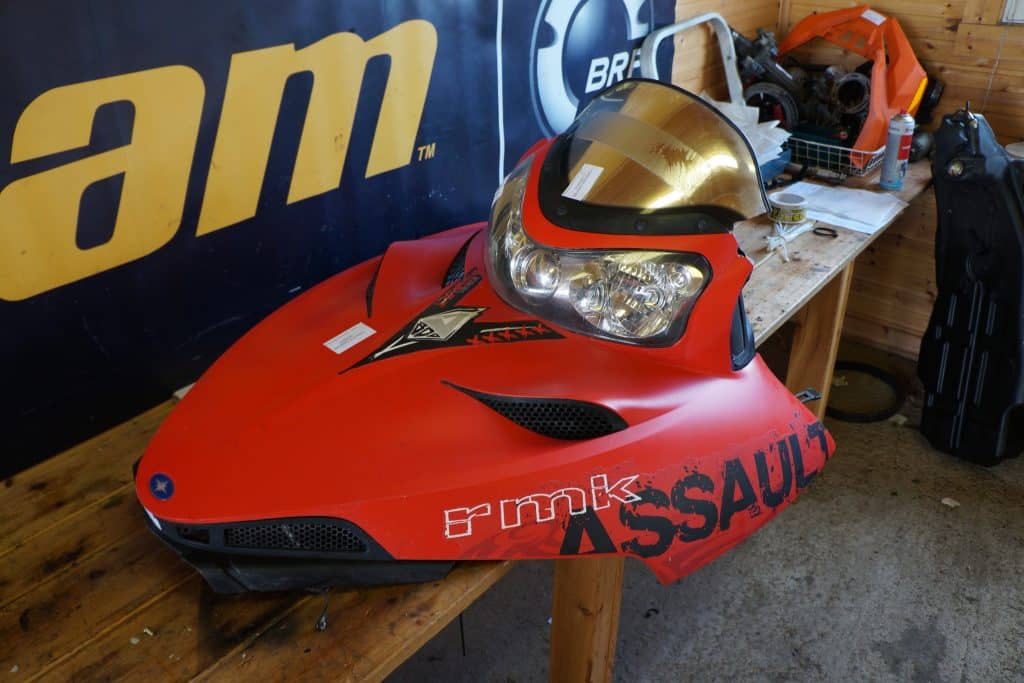 Polaris Rmk Assault 146" -09  Lyse