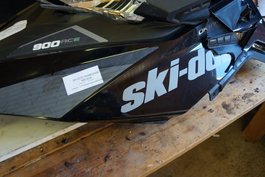 Ski-doo Renegade 900 ace -18  Huvsida Vänster
