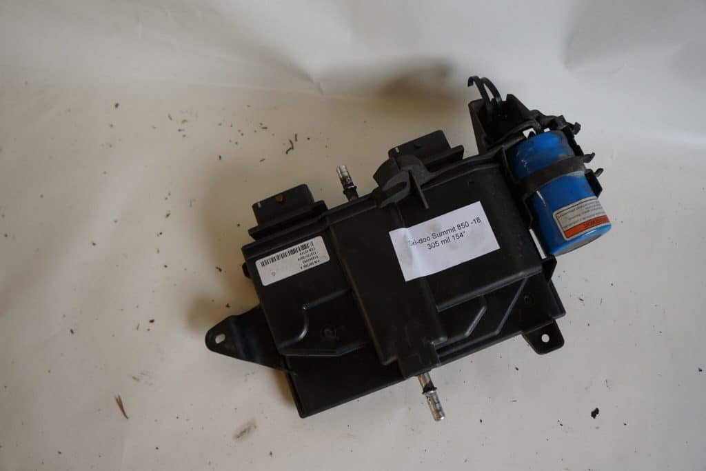 Ski-doo Summit 850 154 -18  ECM-box med dess