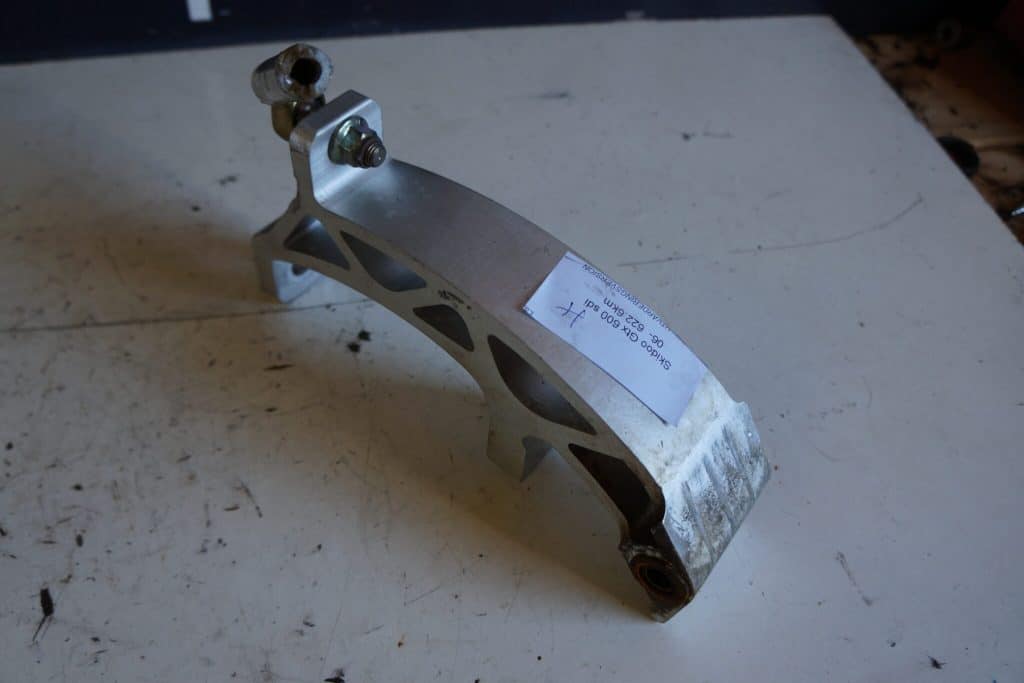 Ski-doo Gtx 600 sdi -06  Skidben, höger 1st