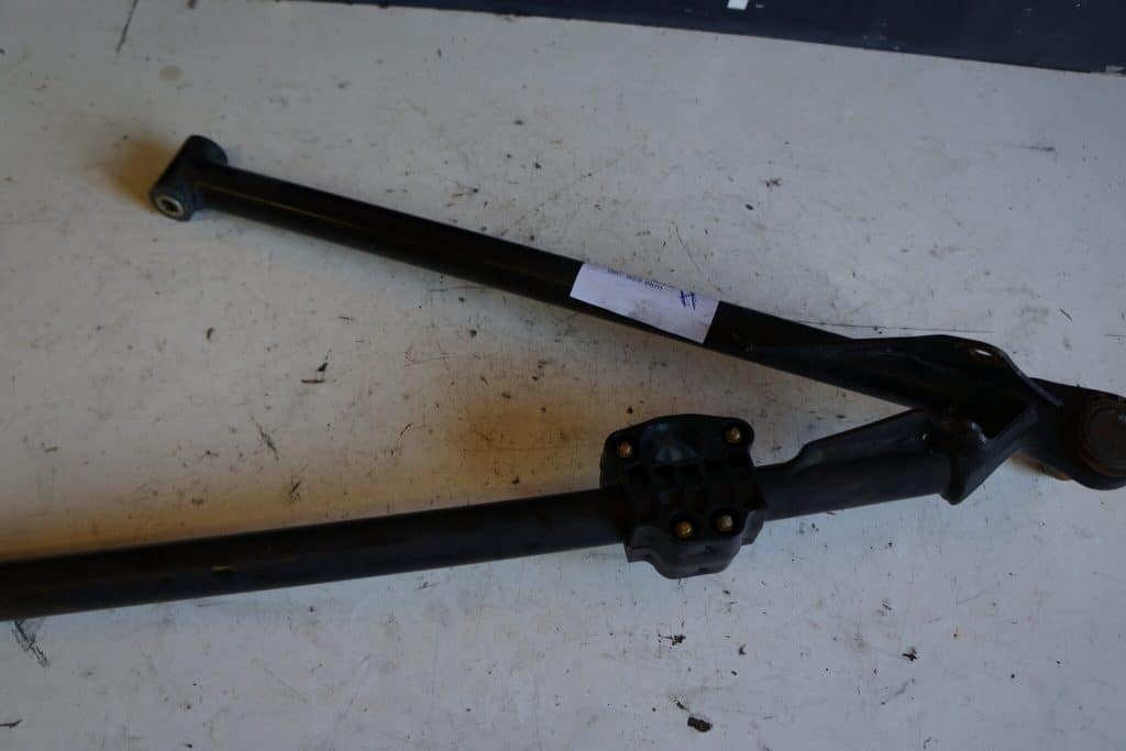 Ski-doo Gtx 600 sdi -06   A-arm, nedre, höger