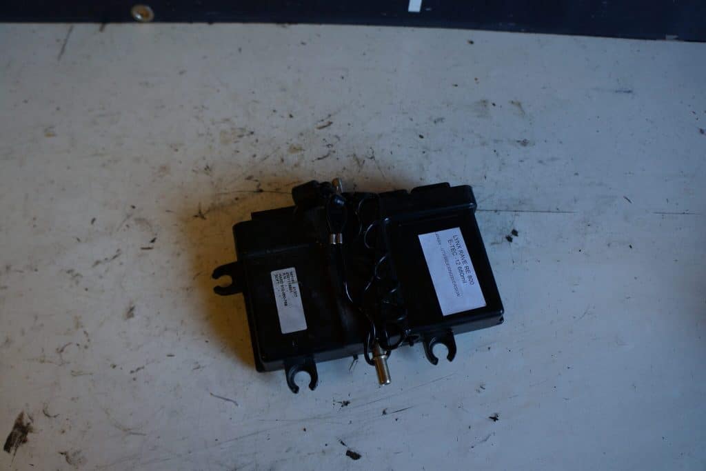 Lynx Rave 800 -12  ECM-box med dess