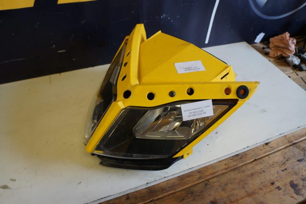 Ski-doo Renegade 600 ace -13  Plast runt instrumenten