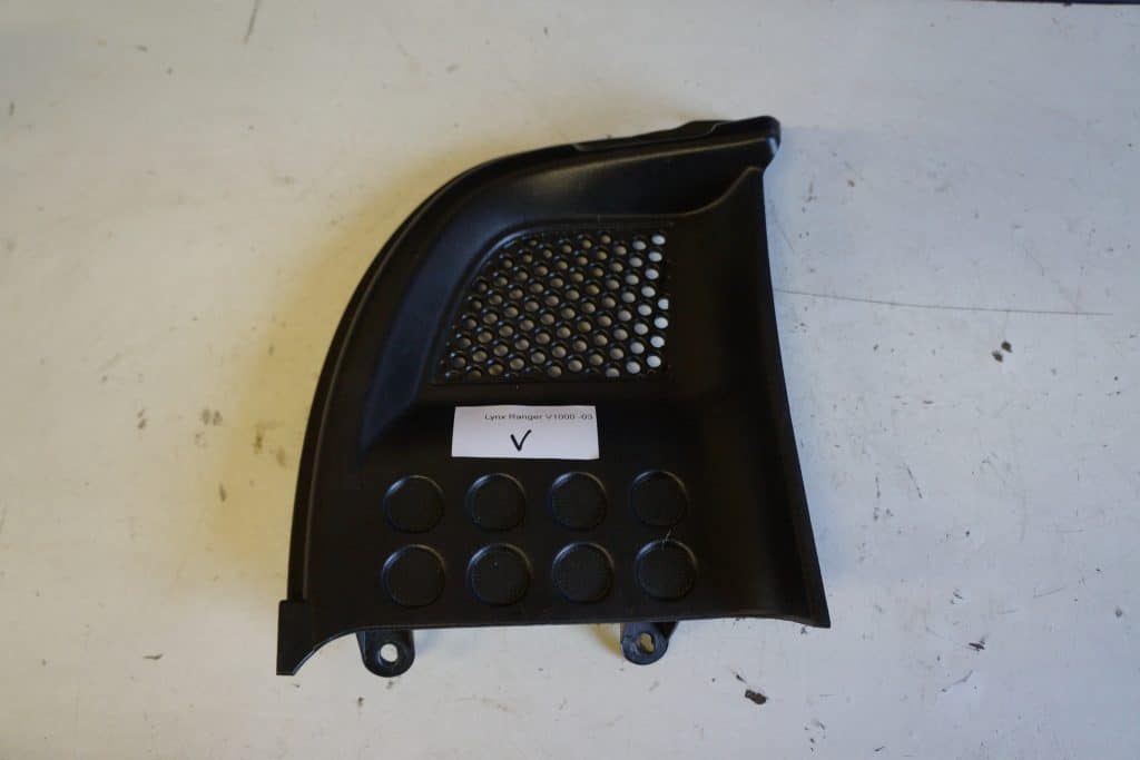 Lynx Ranger V1000 -03  Plast vänster vid huv