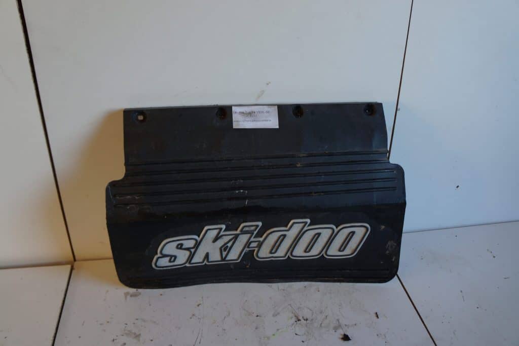 Ski-doo Tundra V800 -09  Stänkskydd