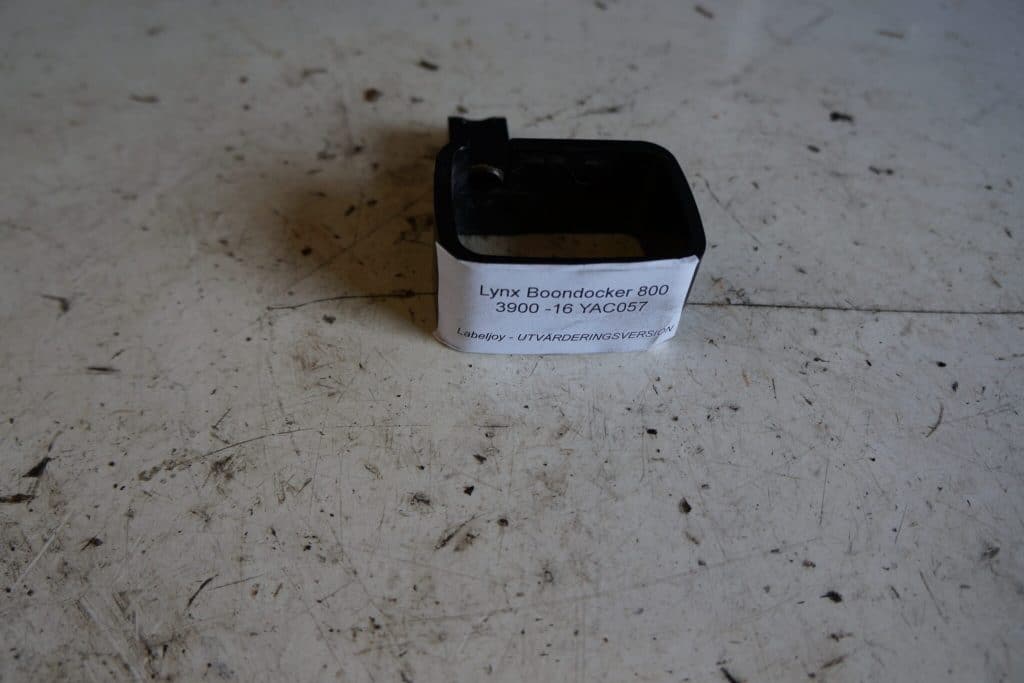 Lynx Boondocker 800 3900DS -16  Skydd för Bromsbehållare