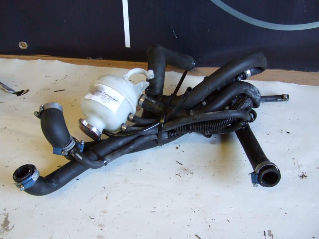 Ski-doo Renegade 800 -10  Kylarslangar inkl behållare