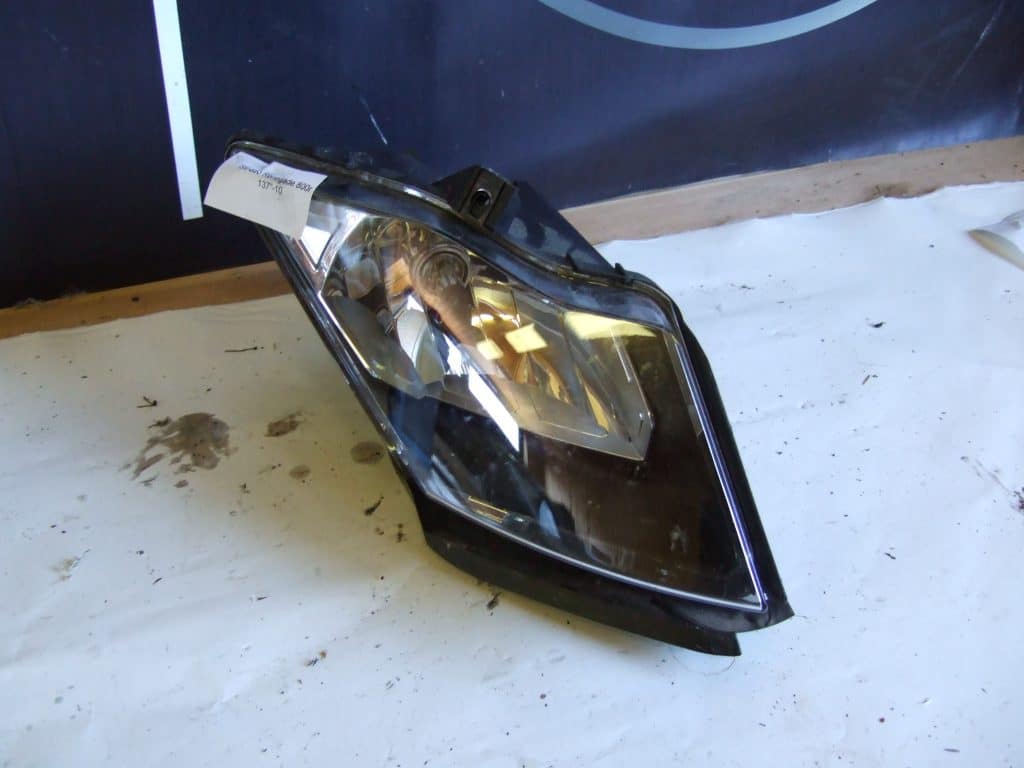 Ski-doo Renegade 800 -10  Lyse höger