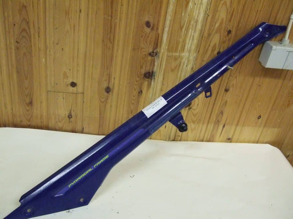 Ski-doo Freeride 850 146" -20  Pyramidstag bakre Höger