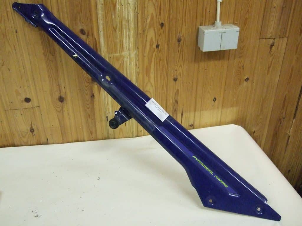 Ski-doo Freeride 850 146" -20  Pyramidstag bakre Vänster