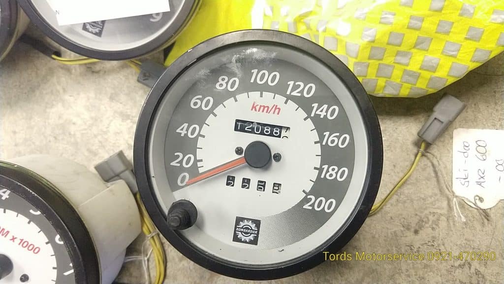 Ski-doo mxz 600 -00  Hastighetsmätare 1208 mil
