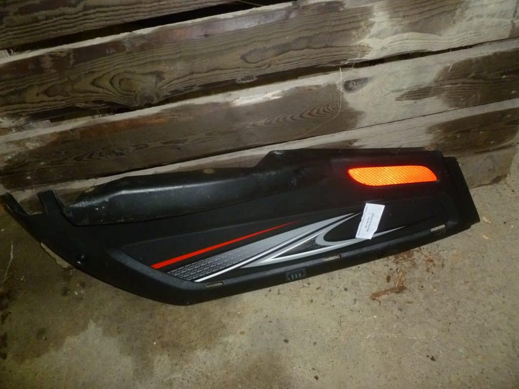 Polaris IQ Touring 750 FST -06 Sidokåpa höger nedre