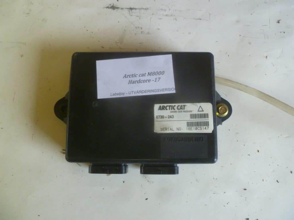 Arctic Cat M8000 Hardcore -17 Databox