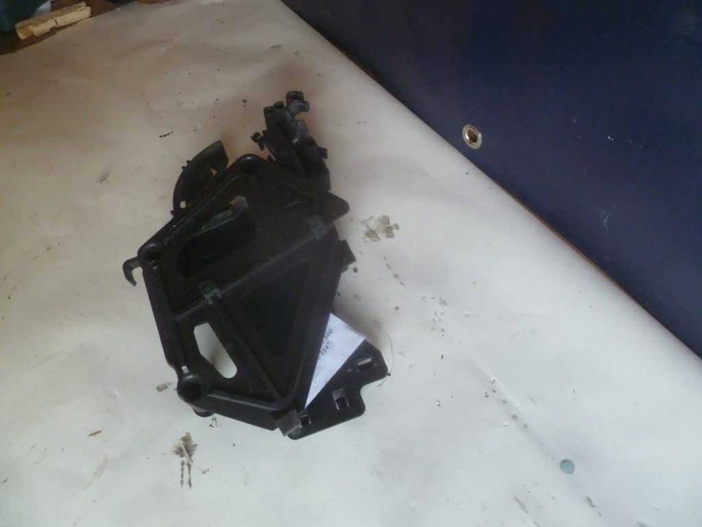 Ski-doo Summit 600 sp 154" -15 Ecmboxhållare