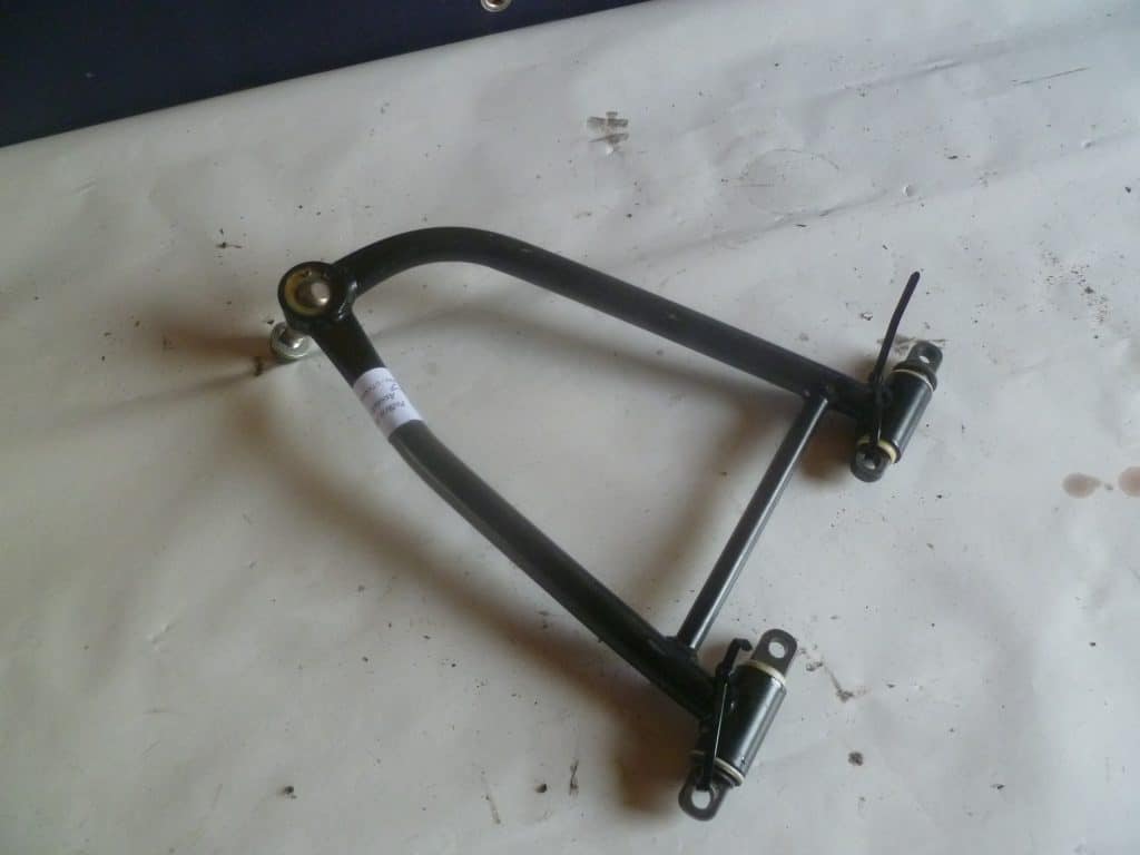 Polaris Switchback Assault 800 144" -17 A-arm, övre, vänster