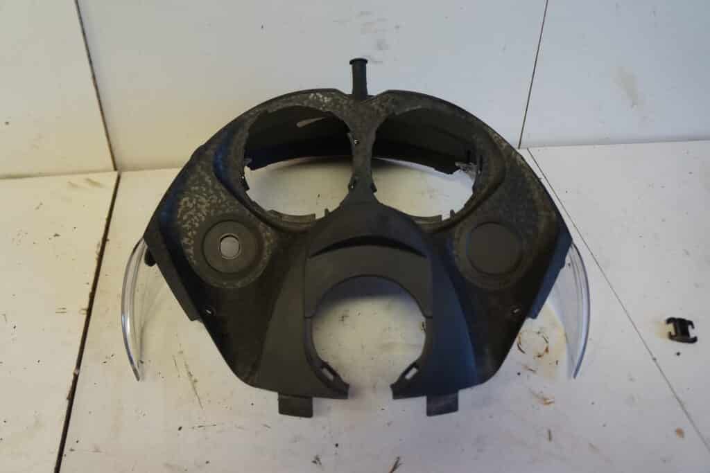 Ski-doo gtx 550 -09  Plast runt instrumenten