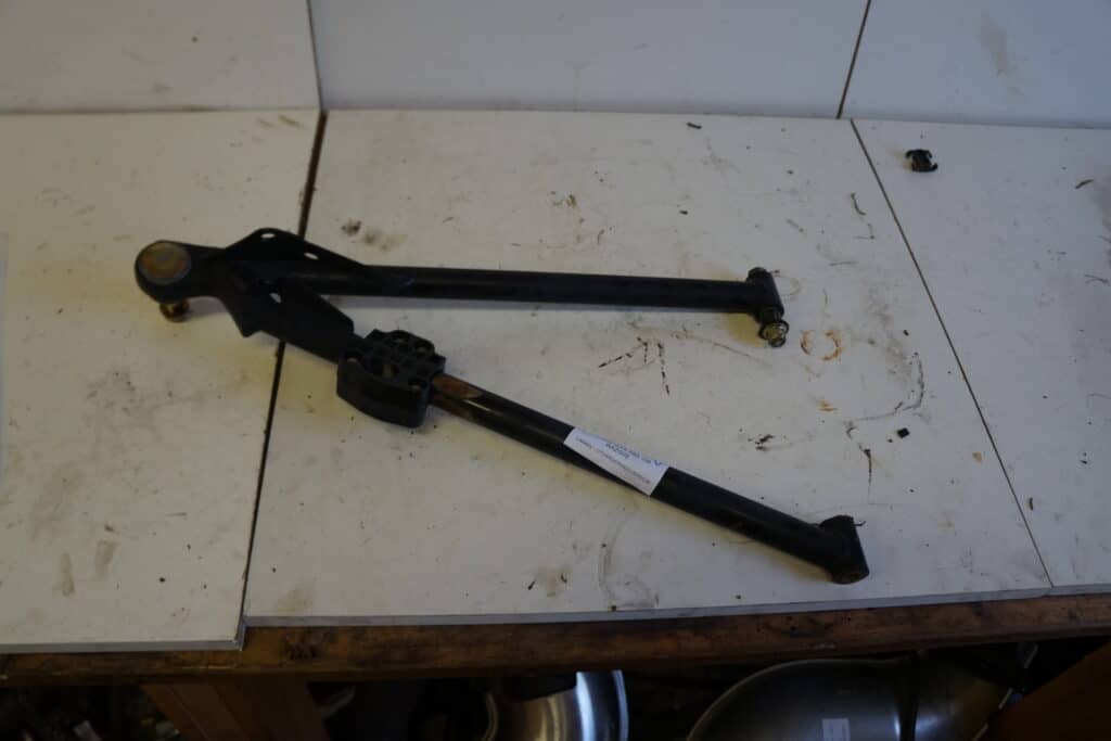 Ski-doo gtx 550 -09  A-arm, nedre, vänster