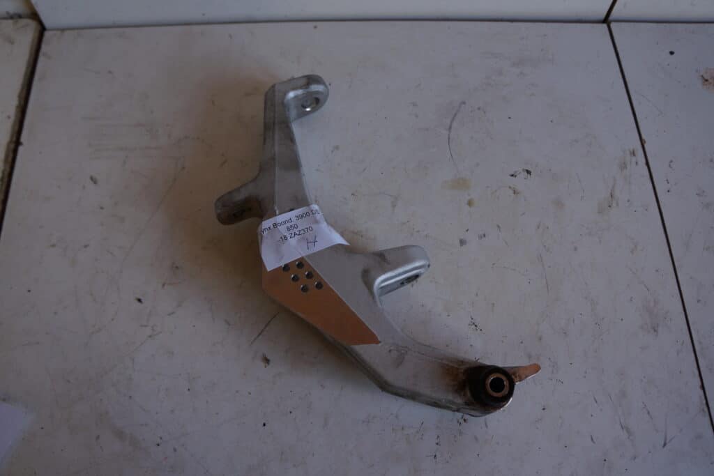 Lynx Boondocker 850 3900ds -18  Skidben, höger
