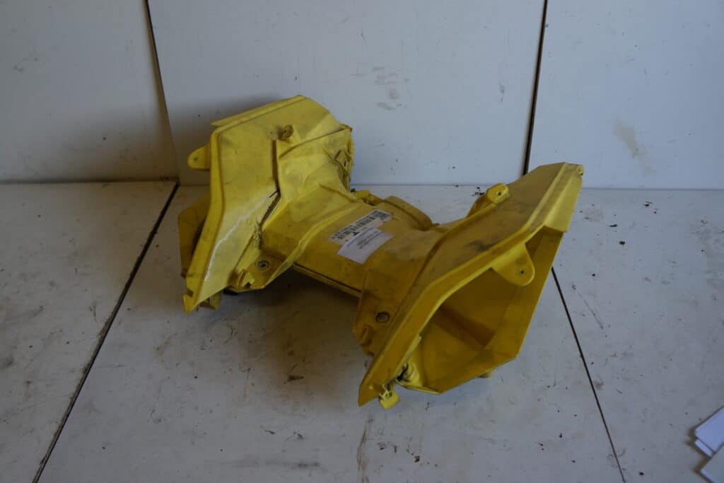 Ski-doo Summit 850 sp 146" -18  Air induct