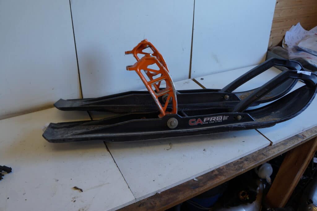 Polaris Switchback Assault 800 -11  Skidben Vänster