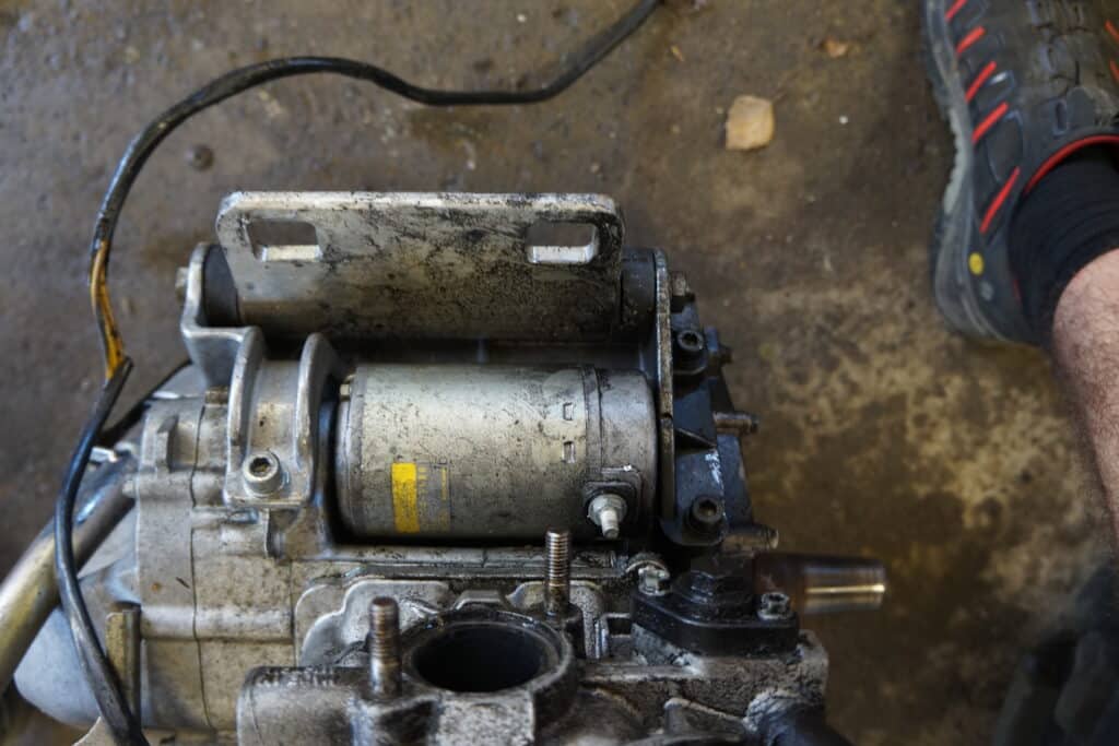 Lynx Yeti V800 -07  Startmotor