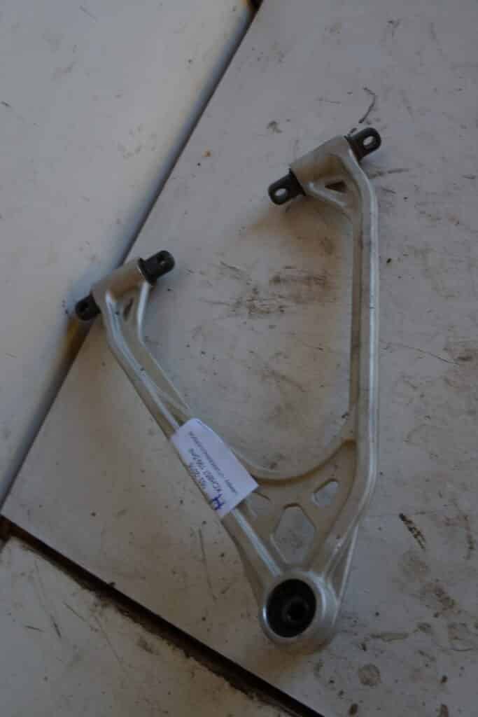 Polaris pro-rmk 800 -16  A-arm övre höger