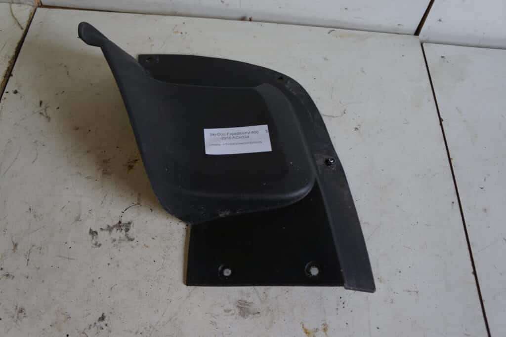 Ski-doo Expedition V800 -10  Plastsida