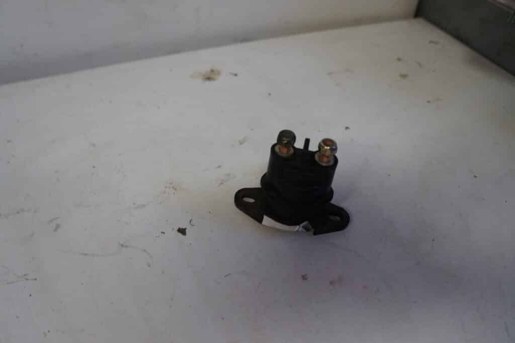 Lynx 49 Ranger 600r -20  Solenoid