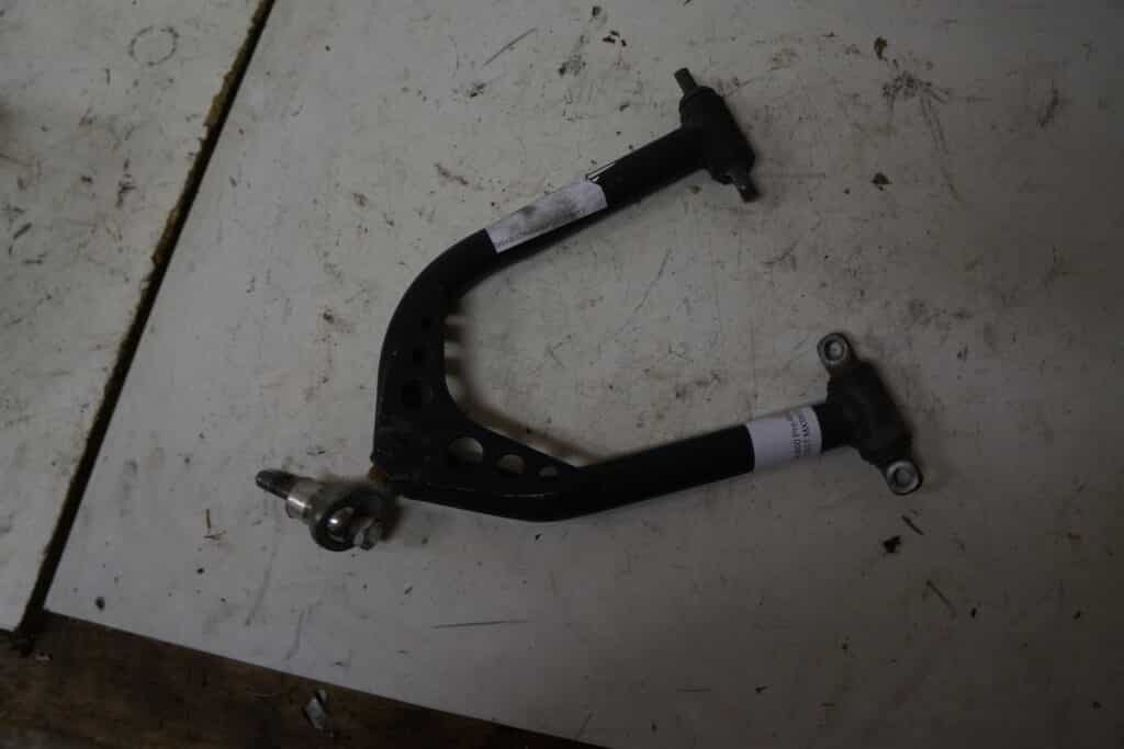 Polaris 800 Pro-Rmk -17 A-arm övre vänster
