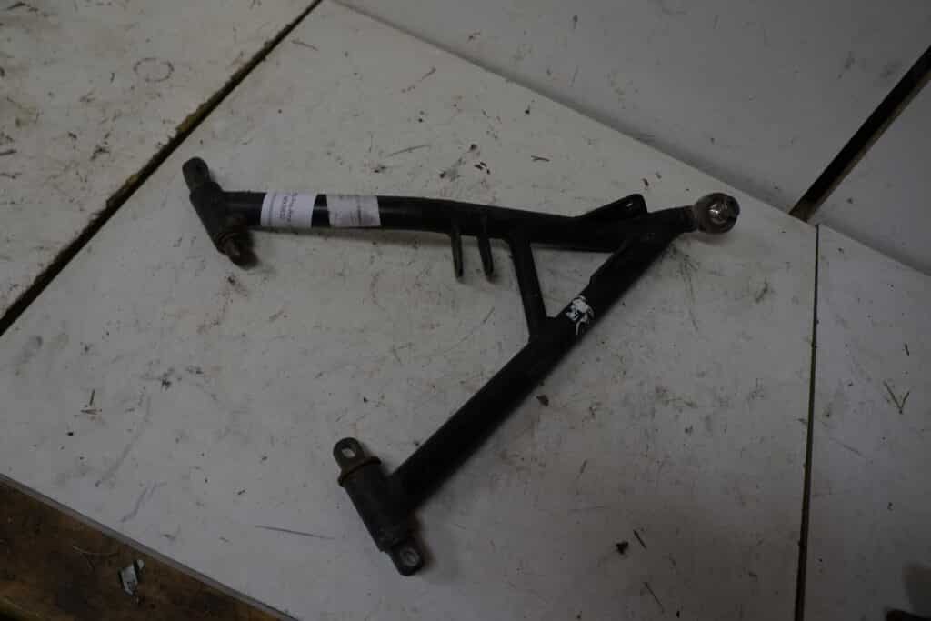 Polaris 800 Pro-Rmk -17 A-arm nedre höger