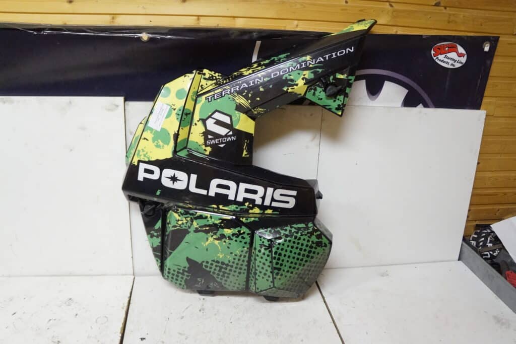 Polaris pro-rmk 800 155"  -16  Sidokåpa, höger