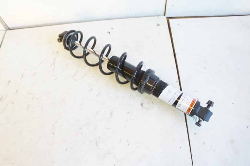 Lynx Boondocker 850 3900DS -18  Framvagnsstötdämpare 440mm