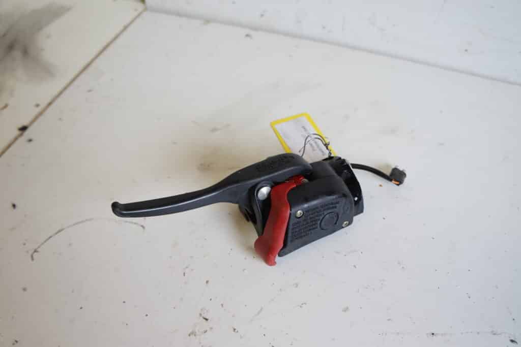 Polaris Switchback FST -08  Bromshandtag