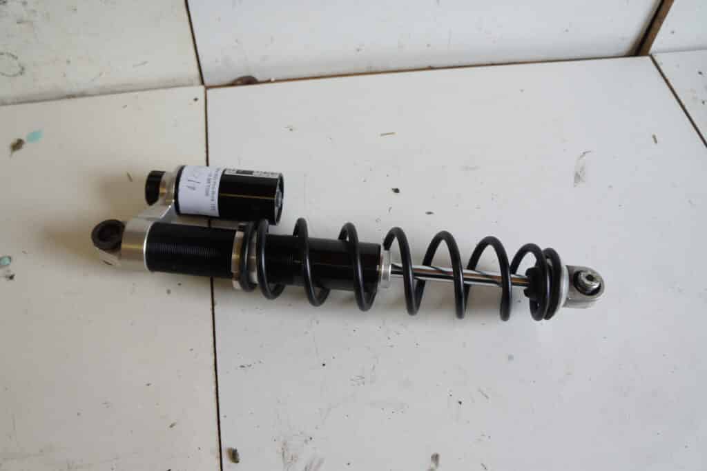 Polaris  Pro-rmk 800 155” -16  Framvagnsstötdämpare 1st