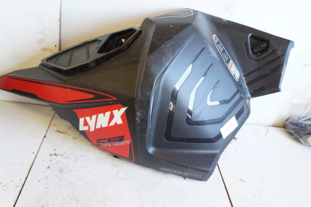 Lynx Ranger 59 STD 600 ACE -22  Sidokåpa, vänster