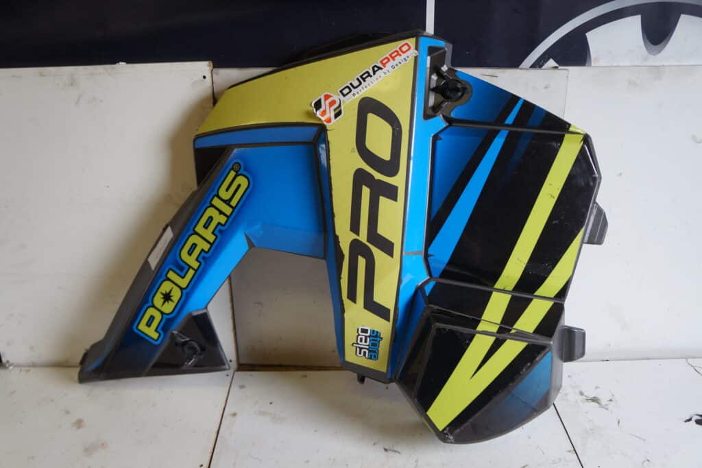 Polaris  Pro-rmk 800 155” TD -17 Sidokåpa, vänster