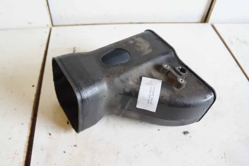 Arctic-cat  m8000 -19  Luftintag i fronten