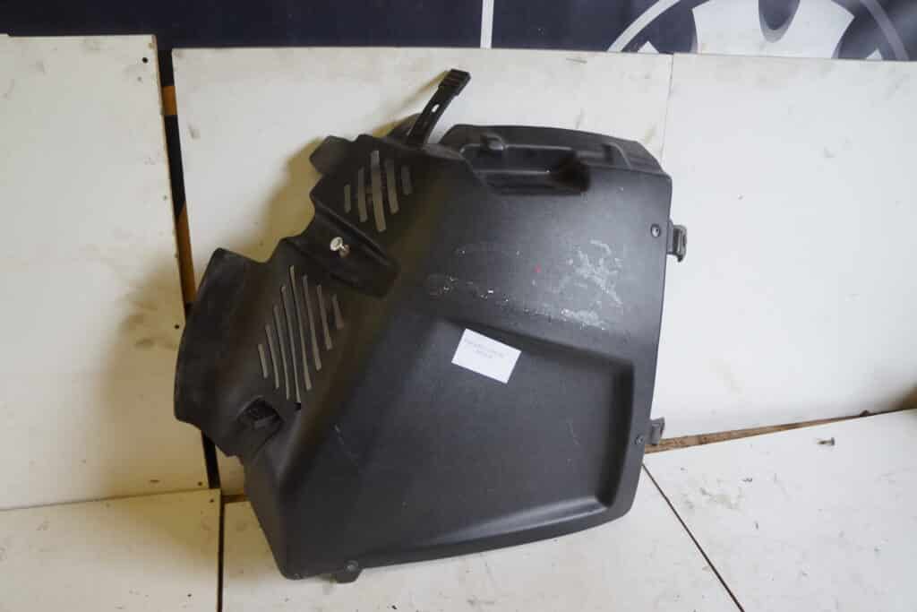 Polaris 600 IQ RR -08    sidokåpa, höger