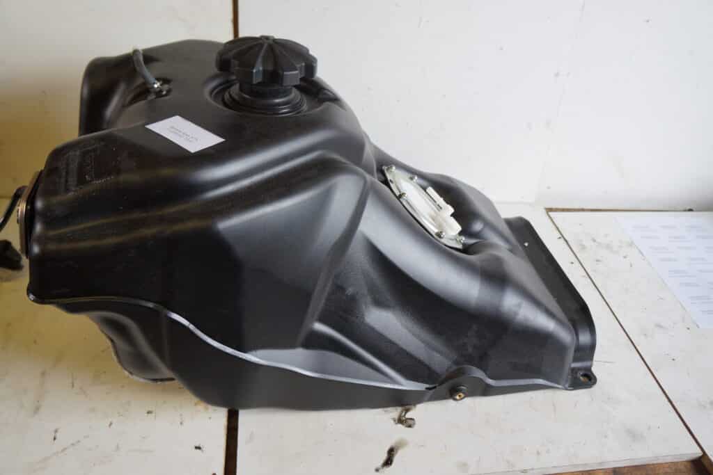 Yamaha Apex XTX -11  Bränsletank
